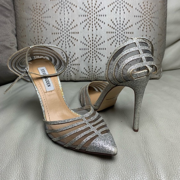 STEVE MADDEN | silver glitter pointed toe heels - Picture 3 of 7